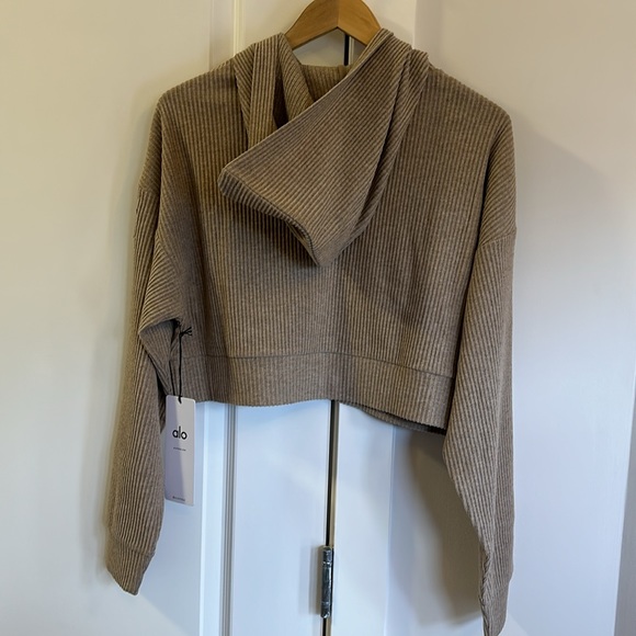 NWT ALO Yoga Muse Hoodie in Gravel Heather | size S - Picture 9 of 9